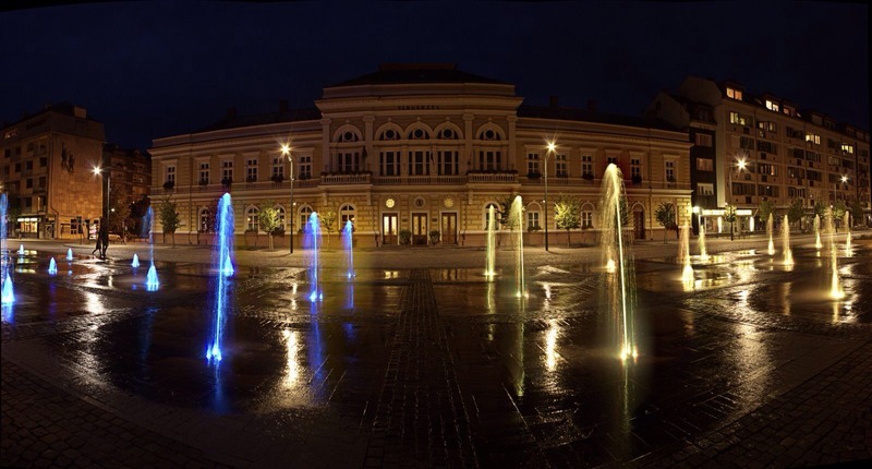 Szolnok_city_centre_by_night